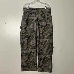 Abercrombie & Fitch Gray Camo Utilty Cargo Multi Pocket Pants Womans Size 31